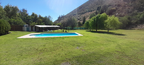 Parcela Con Casa Principal Y Cabañas.