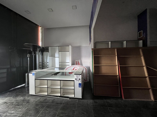 Local Comercial De 114 M2 En Lomas Verdes