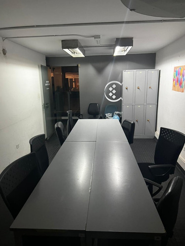 Alquiler Oficinas/local/consultorio(900m2) En Pleno Centro