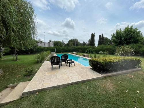 Casa Quinta En Venta - 2 Dormitorios 2 Baños - 1.500mts2 - Chivilcoy