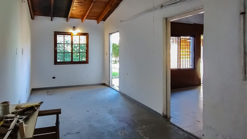 Casa 4 Ambientes Bernal Cochera Apto Credito