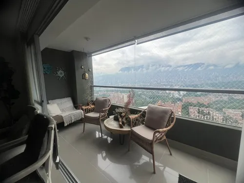 Se Vende Apartamento En Loma De Los Bernal Parte Baja