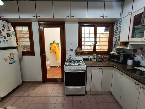 Casa 3 Ambientes Venta Flores Con Cochera