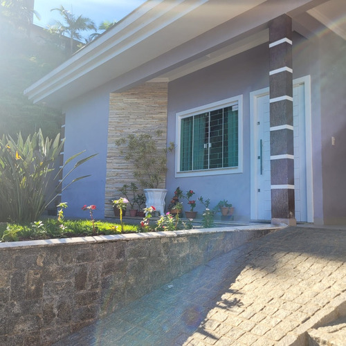 Casa Com 3 Quartos, Sendo 1 Suite E Mobiliada