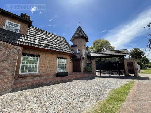 Casa Con Excelente Lote En La Horqueta, A Pocas Cuadras Del Colegio Newman.