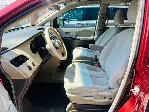 Toyota Sienna 3.5 Ce At