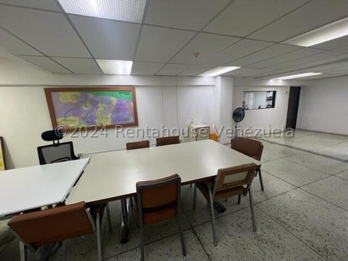 Edificio Industrial / Tipo Galpon (2 Niveles) Venta La Yaguara Mls-24-15436