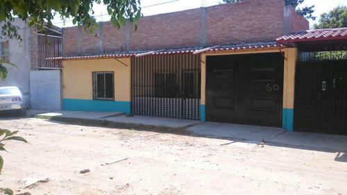 Casa En Venta En Fraccionamiento Huajitlan Al Norte Oriente De  Tuxtla Gutierrez