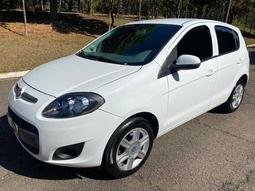 Imagem 2 de 15 de Fiat Palio Essence 1.6 Mpi 4p. Flex - 2014