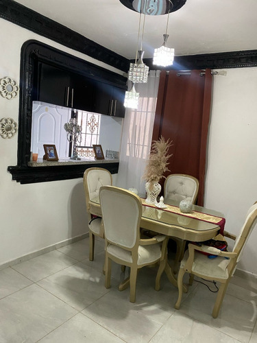 Se Vende Edificio De 3 Niveles En Jardines Del Ozama