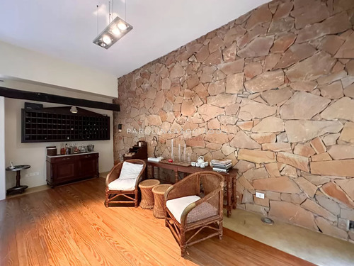 Hermosa Propiedad En Venta De 4 Dormitorios En Zona Lugano, Punta Del Este.