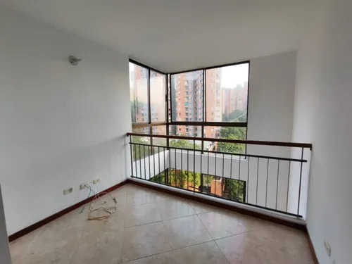Apartamento En Arriendo En Castropol. Cod A16730