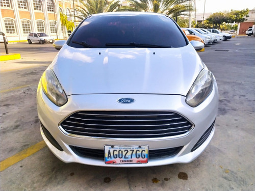 Imagen 2 de 11 de Ford Fiesta Titanium