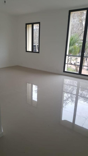 Imagen 7 de 14 de Oficina A La Venta Con Renta En Peatonal Sarandí Y Juan Carlos Gómez!!