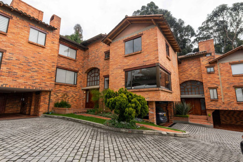 Casa En Venta En Bogotá Cerros De Sotileza. Cod 5716