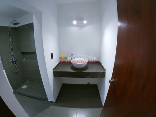 Casa En Canelones, 2 Dormitorios, Fondo, Parrillero.