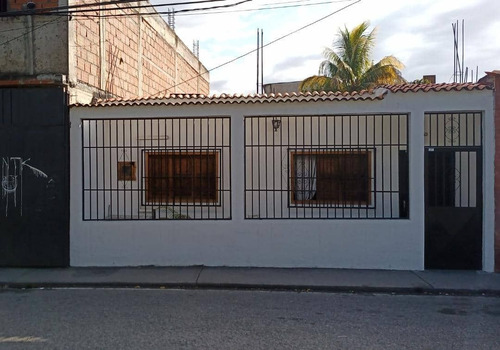 Se Vende  Casa 400m2. Guatire.