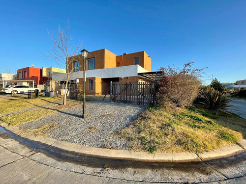 Imagen 22 de 26 de Venta Casa Con Jardin En Casas Santa Maria Tigre