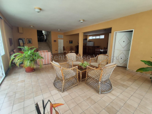Imponente Casa En Zona Privilegiada Urb Santa Elena, Conjunto Privado Del Este Barquisimeto \\ Mehilyn Perez Tu Asesor De Confianza //