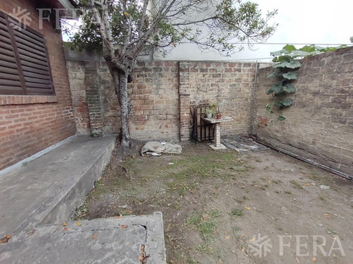 Venta Casa De 8 Ambientes Con Patio En Wilde