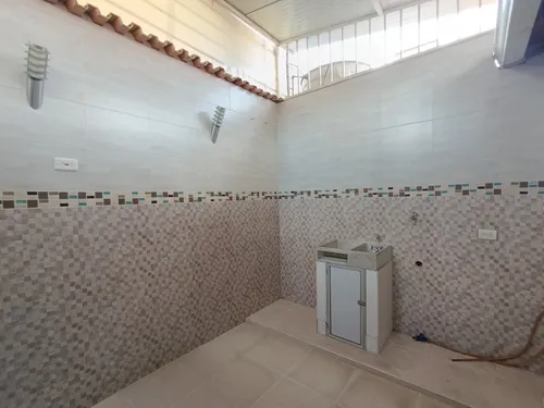 Casa En Venta En Prados Del Este. Cod V30246