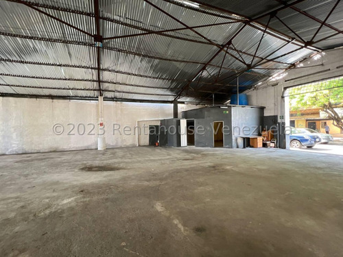 Galpón Comercial En Venta En Centro Barquisimeto Lara. Código 24-6659 Excelente Oportunidad Al Mejor Precio Negociable!!!. Comunicate Conmigo! Gracias. Pregunta Sin Compromiso Kv #