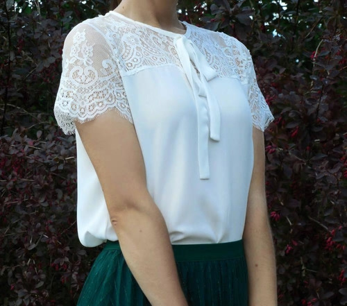 Blusa Elegante Blanca Con Encaje Talla S Importada En Stock