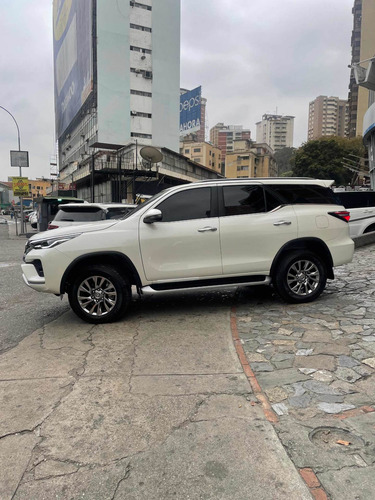 Imagen 4 de 11 de Toyota Fortuner Vx