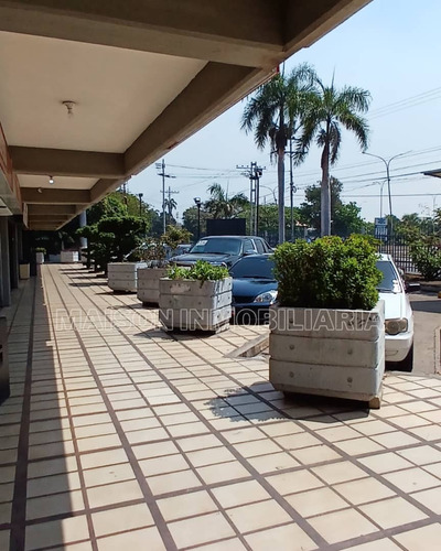 Se Vende Local U Oficina En Cc. Maracay Plaza Maracay