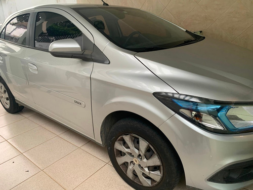 Chevrolet Onix Prata 1.4 Lt 5 Portas Manual