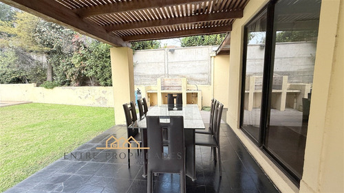 Casa En Venta De 4 Dorm. En Colina