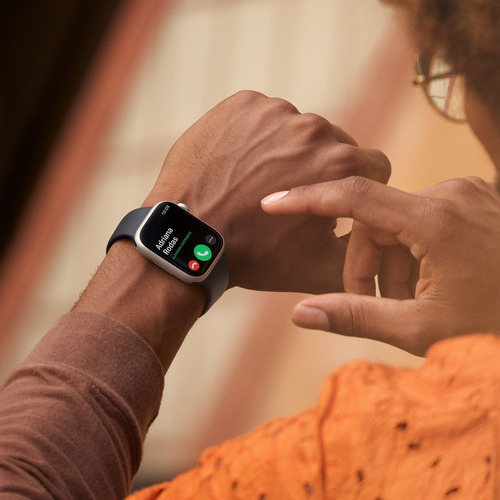 Imagen 4 de 9 de Apple Watch Series 8 GPS - Caja de aluminio medianoche 45 mm - Correa deportiva medianoche - Patrón