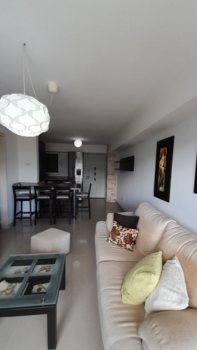 Se Vende Apartamento Amoblado En Urbanización Miravila 