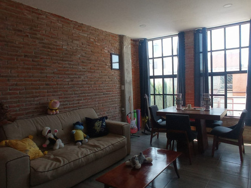 Venta Casa Con Excelentes Espacios