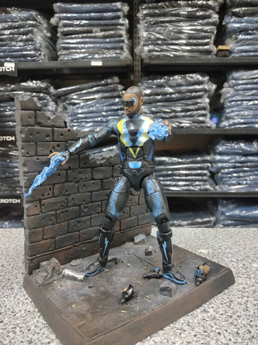 Dc Multiverse Black Lightning, Batman Ninja Wave!! (Usado)