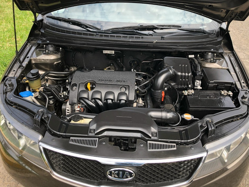 Imagen 8 de 19 de Kia Cerato Forte Modelo 2011 (2010) De Luxe