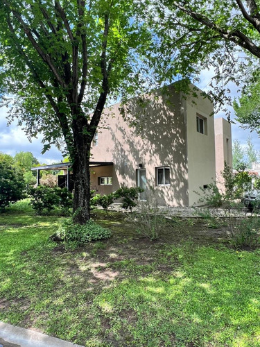 Casa En Venta - 3 Dormitorios 4 Baños - Cochera - 883mts2 - Pilar