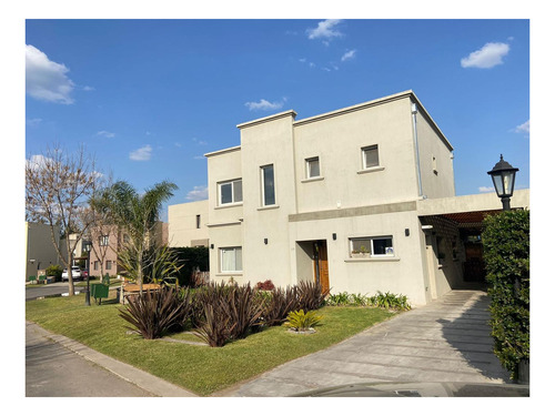  Casa En Venta  En  La Cañada, Los Robles