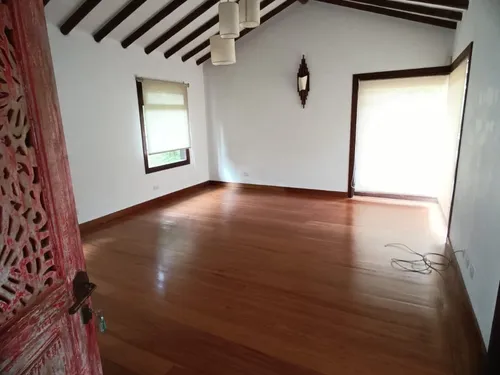 Casa En Arriendo Ubicada En Rionegro Sector Llanogrande (16007).