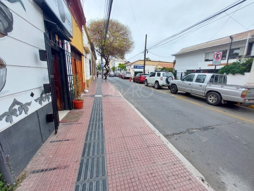 Oficina Ubicada En Pleno Centro De La Serena