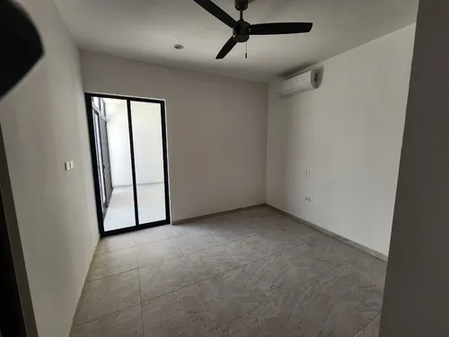 Casa De 1 Planta Con Páneles Solares Cholul En Privada