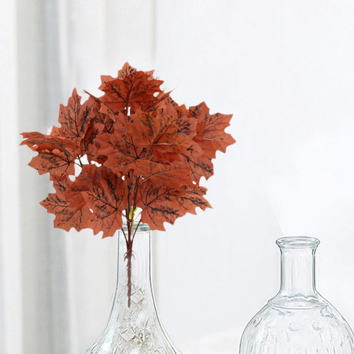 Simulación De Hojas De Arce Rojo Para Decoración De Patio In