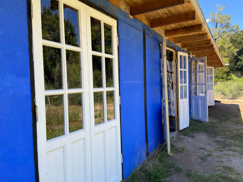 Hermoso Camping Con Complejo De Dormís Y Piscina