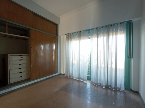 Edificio En Block De 5 Unidades Funcionales - Ideal Dos Familias O Inversión