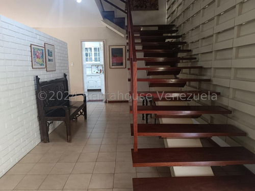 Casa En Venta En Lomas De Chuao Caracas Calle Cerrada