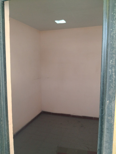 Sr Vende Amplia Y Bonita Casa De 4 Recámaras En Col. Gertrudis Sánchez
