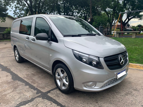 Imagen 6 de 11 de Mercedes Benz Vito Furgon Mixto Plus 2022 0km Patentada!!