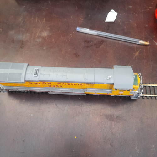 Imagem 8 de 10 de Locomotiva Ho Ge C30-7 Up 2432 Atlas 9 Polegadas /19