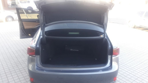 Imagen 6 de 15 de Lexus Is300h Luxury