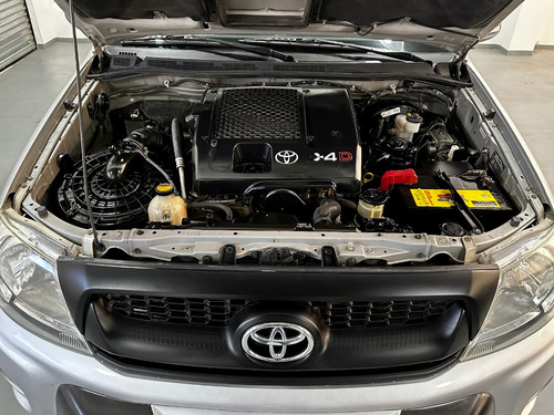 Imagen 9 de 19 de Toyota Hilux 3.0 Cd Srv Cuero 171cv 4x2 4x4 Srx Sr Amarok Dx